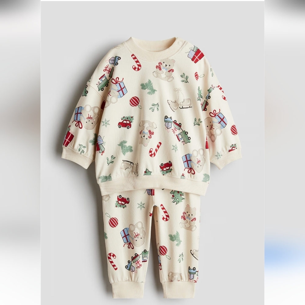 H&M Cream Christmas Print Jogger Sweat Set